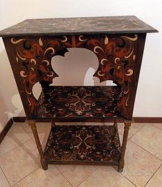 Mobile con ripiani a giorno tipo etnico