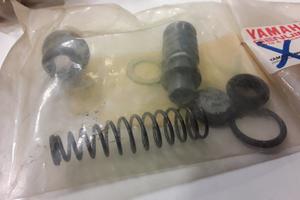 Kit revisione pompa frizione yamaha fzr 1000