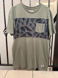 T-shirt vans