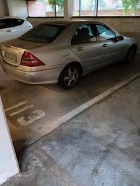 macchina Mercedes Benz 