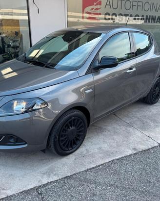 Lancia Ypsilon 1.0 FireFly 5 porte S&S Hybrid Ecoc