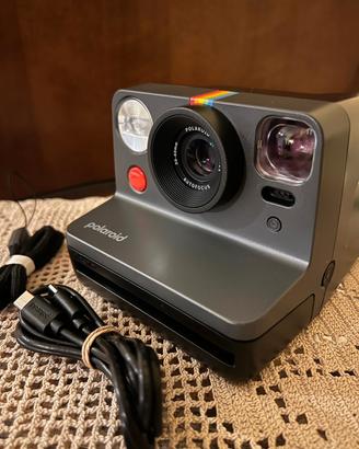 polaroid  Instant Now