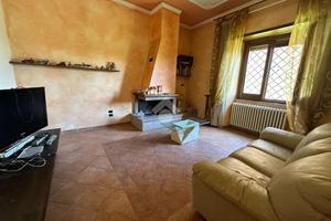 4 LOCALI A MONTE SAN GIOVANNI CAMPANO