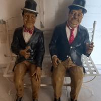 statue Stanlio e olio