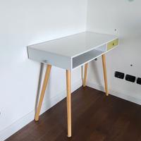 scrivania stile scandinavo