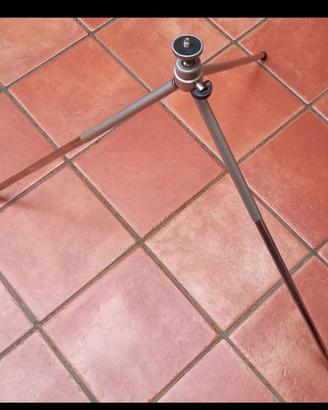 MINI TREPPIEDE CON ACCESSORIO REGOLABILE 360°