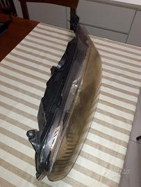 FARO ANTERIORE SINISTRO FORD FIESTA 2015