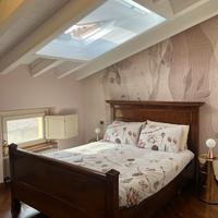 Letto matrimoniale antico in noce massello