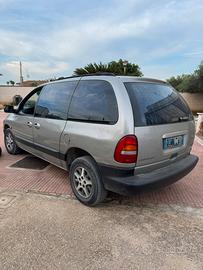 Chrysler Voyager 2.4 benzina 16 valvole con GPL