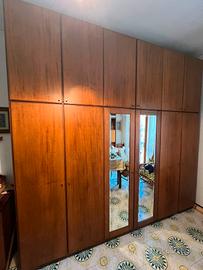 Armadio in vetro legno massello 