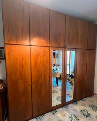Armadio in vetro legno massello 