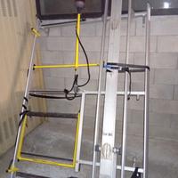 Porta scale con slitta per furgoni