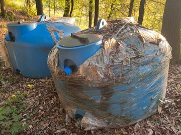 Due serbatoi d’acqua da 1000 litri