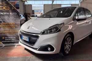 Peugeot 208 PureTech 82 5 porte Allure