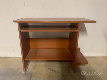 Scrivania con ruote