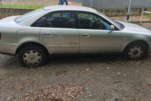 Audi a 4 per ricambi