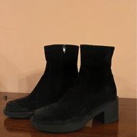 Stivaletti scamosciati donna FRAU