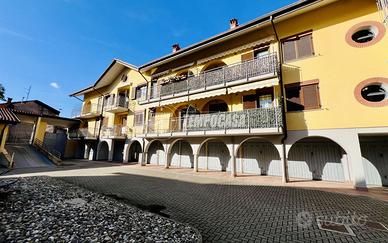 Appartamento su due livelli con box e cantina
