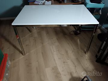 Tavolo cucina o studio ufficio