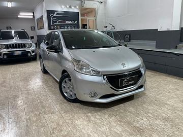 Peugeot 208 1.4 HDi 68 CV 5 porte Allure