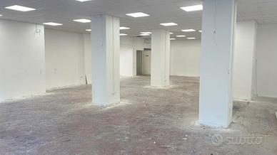 Bottega 4 Vetrine Ristrutturato