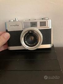 Macchina fotografica Minolta Al-F con flash