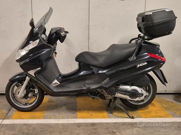 Piaggio X8 400
