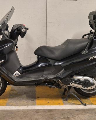 Piaggio X8 400