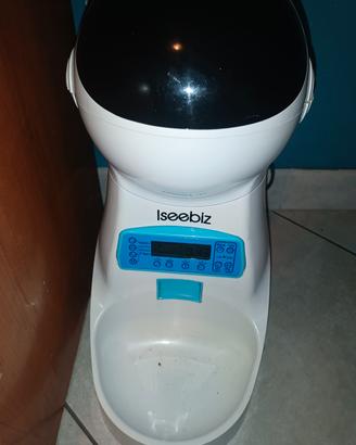 dispenser automatico croccantini gatto