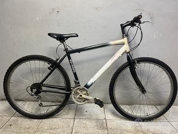 Mtb SUPERBIKE 26” cambio Shimano 18 velocita