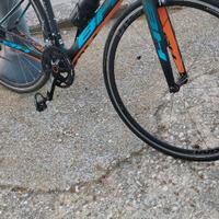 Bici da corsa BH in carbonio