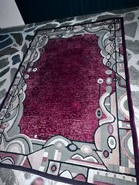 Tappeto con disegno bordeaux centrale