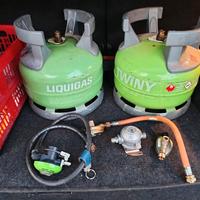 due bombole Liquigas più accessori vari 