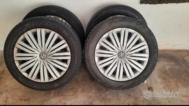 4 gomme invernali 185/60 R15 con cerchi