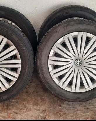 4 gomme invernali 185/60 R15 con cerchi