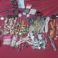 lotto 100 pezzi bigiotteria nuova