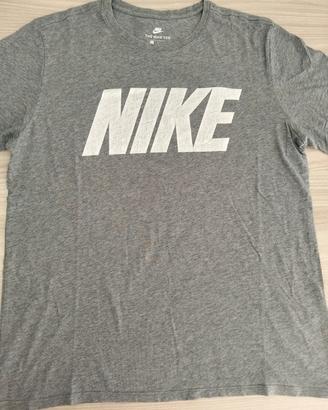 T-shirt Nike