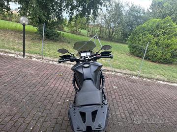 Moto Yamaha Tracer 900