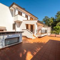 Villa 210 mq su Lotto di 688 mq. Mondello