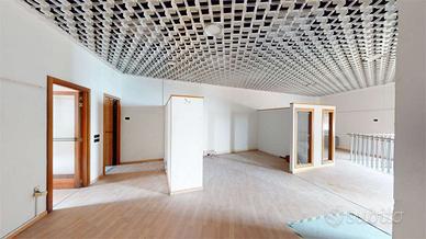 SIROLO - Locale commerciale in pieno centro