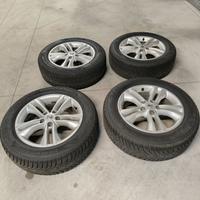 Treno pneumatici invernali Kuhmo e cerchi in lega