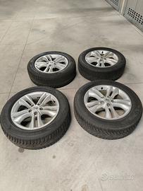 Treno pneumatici invernali Kuhmo e cerchi in lega