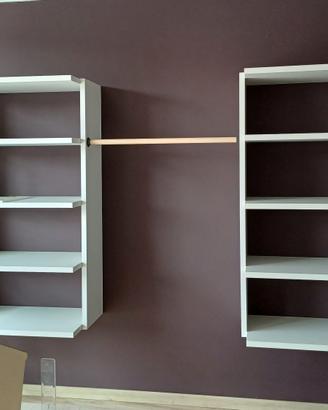 Libreria sospesa