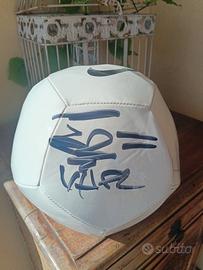 Pallone Nike firmato Geolier - autografo originale