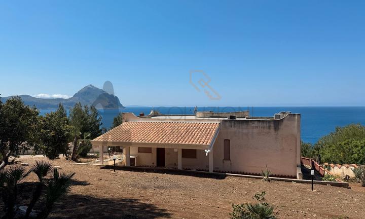 Meravigliosa villa vista mare