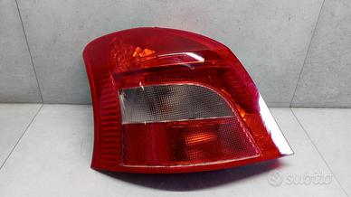 FARO POSTERIORE ESTERNO SINISTRO TOYOTA Yaris 2005