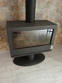 Stufa a legno in ghisa