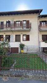Villetta a schiera tre piani, terrazzo e giardino