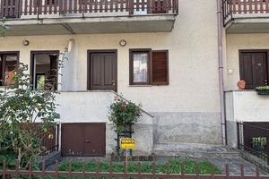 Villetta a schiera tre piani, terrazzo e giardino
