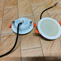 Due Faretti da incasso rotondi a led 3000-3200 k b